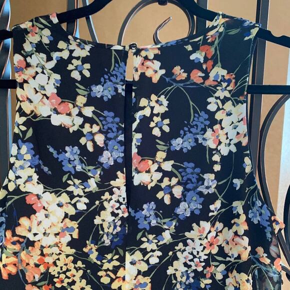 NWT Tommy Hilfiger Black Allover Floral Sleeveless Shift Dress - SIZE 10 - Picture 6 of 9